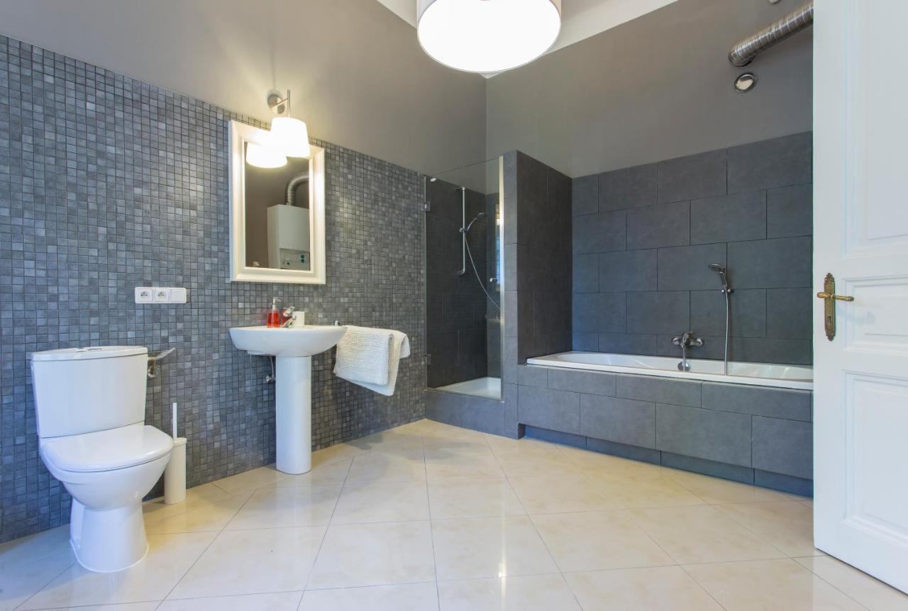 Tyzenhauz Grand Apartaments Краков Экстерьер фото